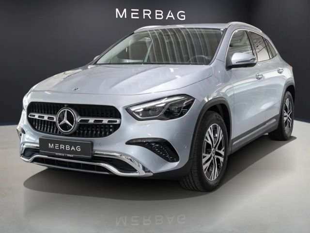 Mercedes-Benz GLA 180 STH SpurW W-Paket KeyLess ParkAss. ACC