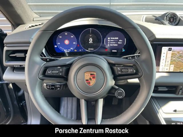 Porsche Macan 4