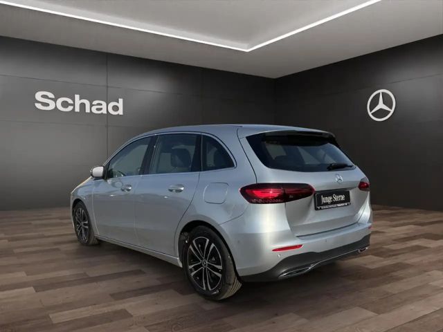 Mercedes-Benz B 180 Sedan