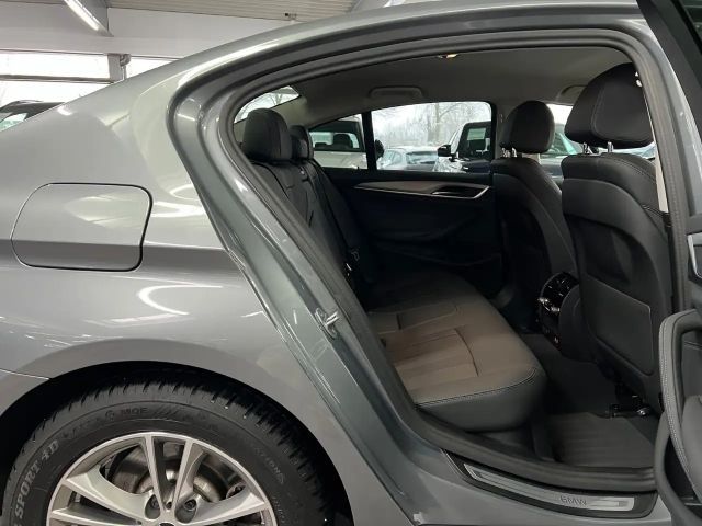 BMW 520 520d Business Line Sedan xDrive