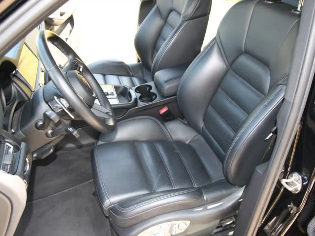 Porsche Macan Lederpaket*18 Wege*PDLS+*Kamera*20"Spyder