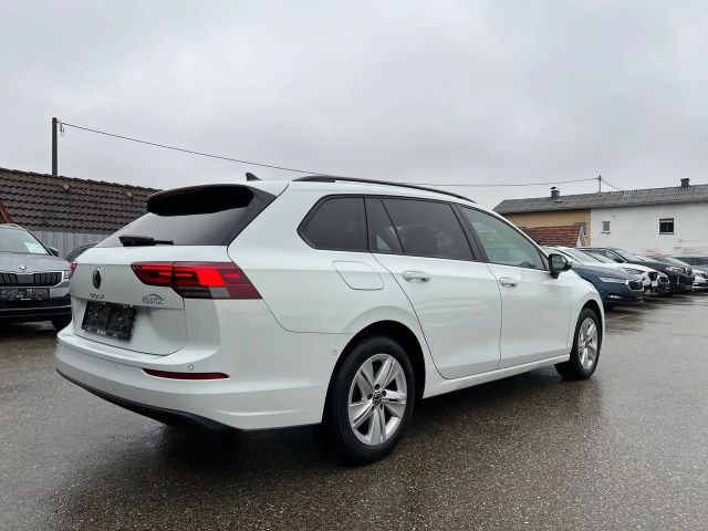 Volkswagen Golf Life Variant