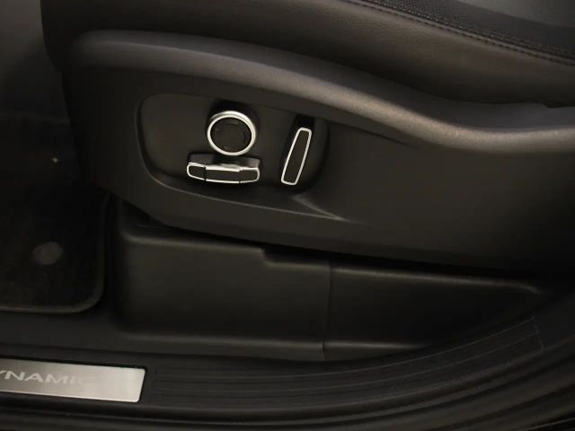 Land Rover Defender D250 Dynamic SE