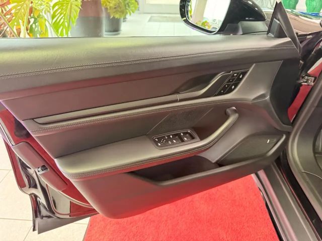 Porsche Taycan 4 Cross Turismo