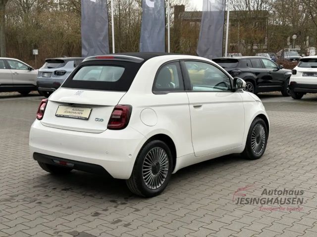 Fiat 500e +Rückfahrkam.+Klimaaut.+Keyless+Tempomat