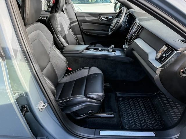 Volvo XC60 Dark Plus