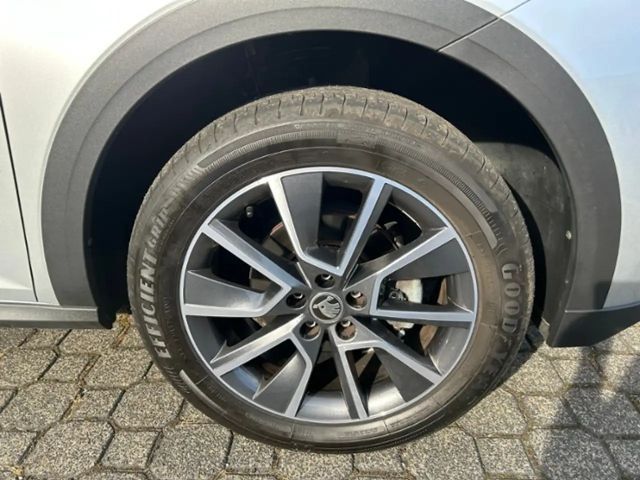 Skoda Kamiq Scout LED ACC SHZ RFK PDC beh.LR KLIMA ALU