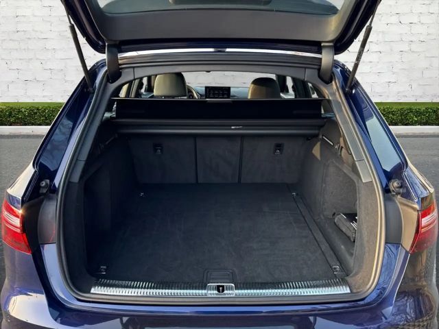 Audi A4 35 TFSI Avant S-Tronic