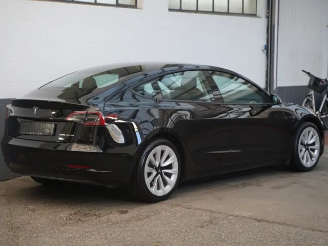 Tesla Model 3 AWD Long Range
