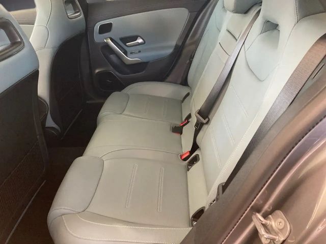 Mercedes-Benz CLA 200 AMG Line Coupé