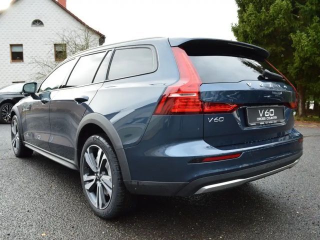 Volvo V60 Cross Country AWD Plus