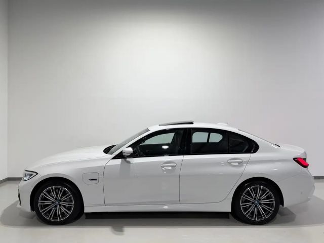 BMW 330 330e M-Sport Sedan